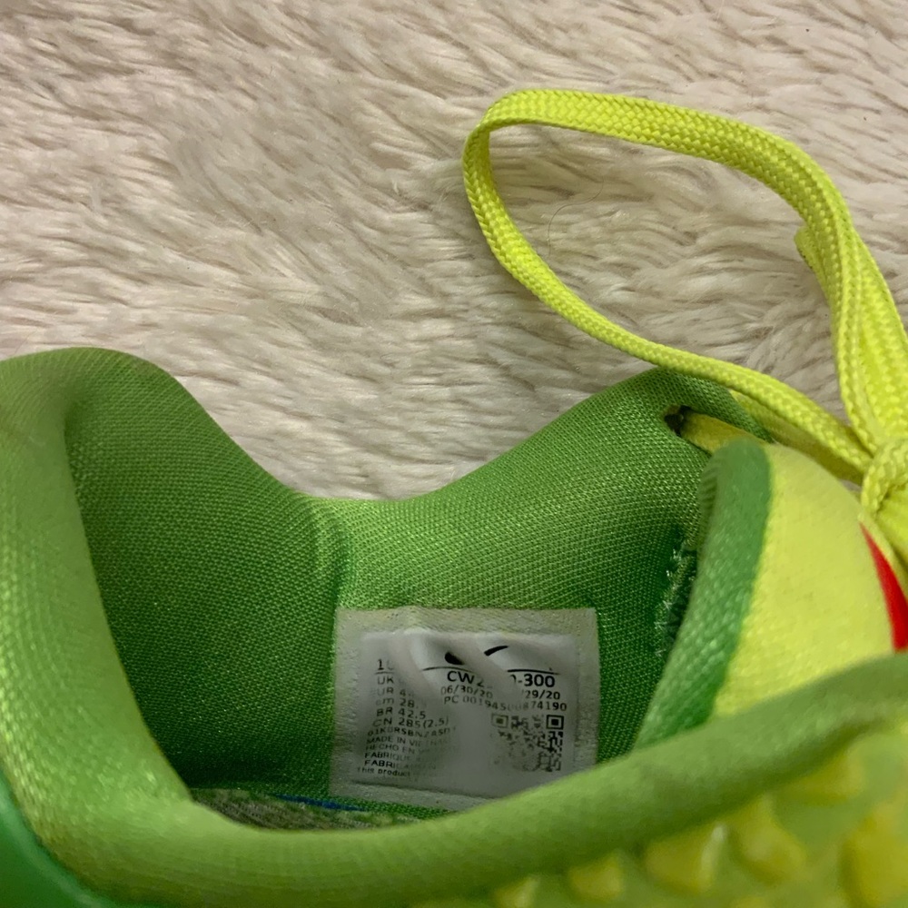 Nike Zoom Kobe 6 Protro Low Grinch - Picture 13 of 14